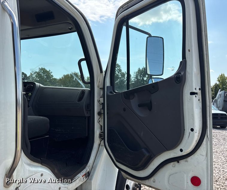 image for item YA0943 2015 Freightliner  M2 truck chassis with Finn MBX10 material blower