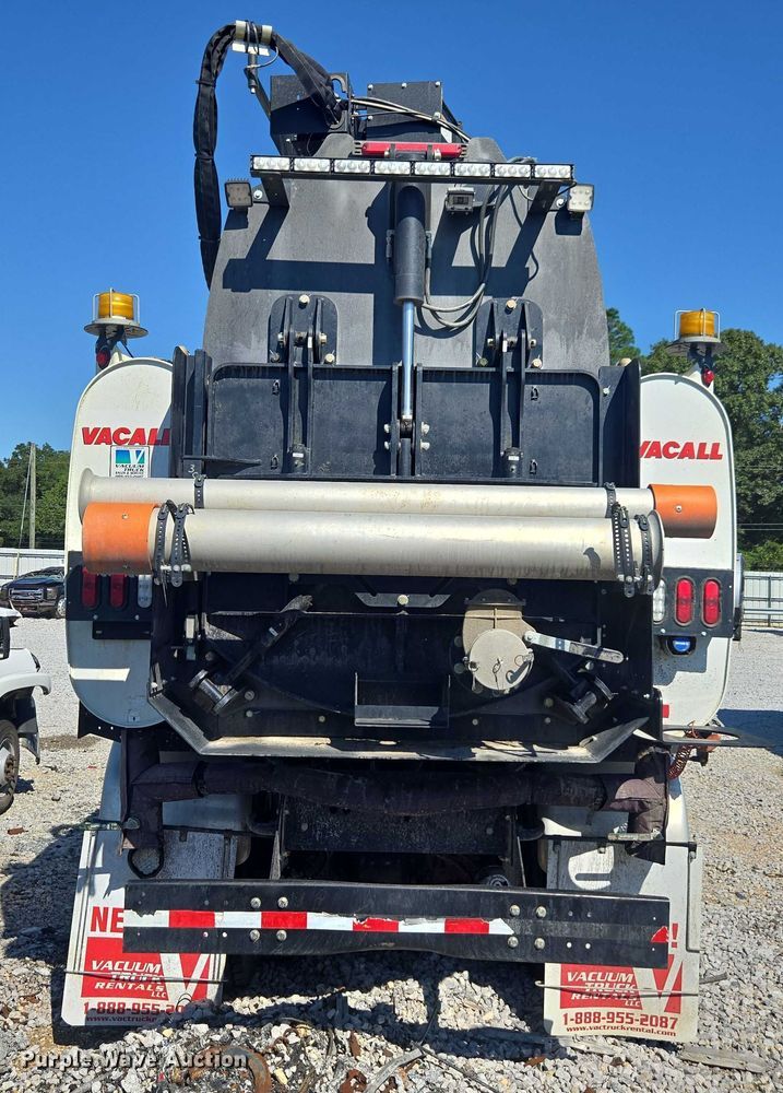 image for item YA1021 2025 Freightliner 114SD hydrovac truck