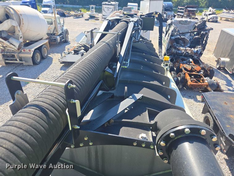 image for item YA1021 2025 Freightliner 114SD hydrovac truck