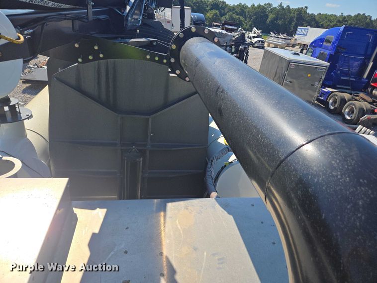 image for item YA1021 2025 Freightliner 114SD hydrovac truck