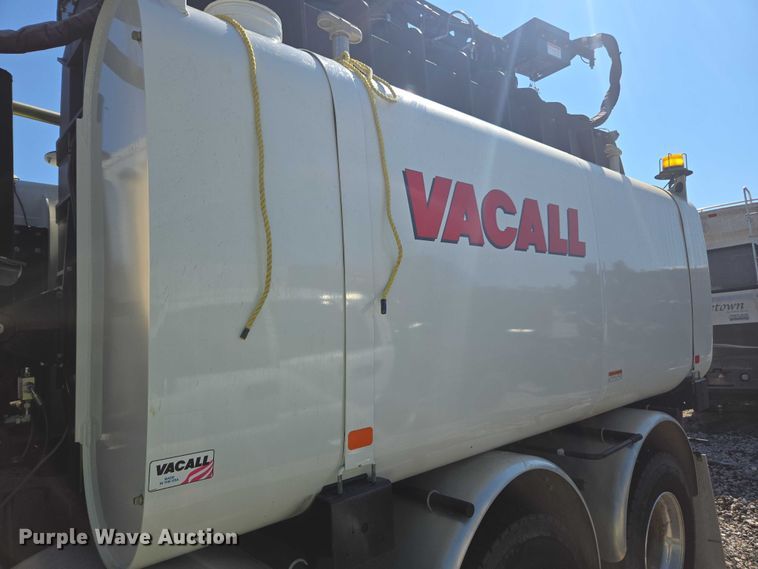 image for item YA1021 2025 Freightliner 114SD hydrovac truck