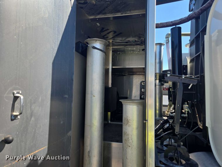 image for item YA1021 2025 Freightliner 114SD hydrovac truck