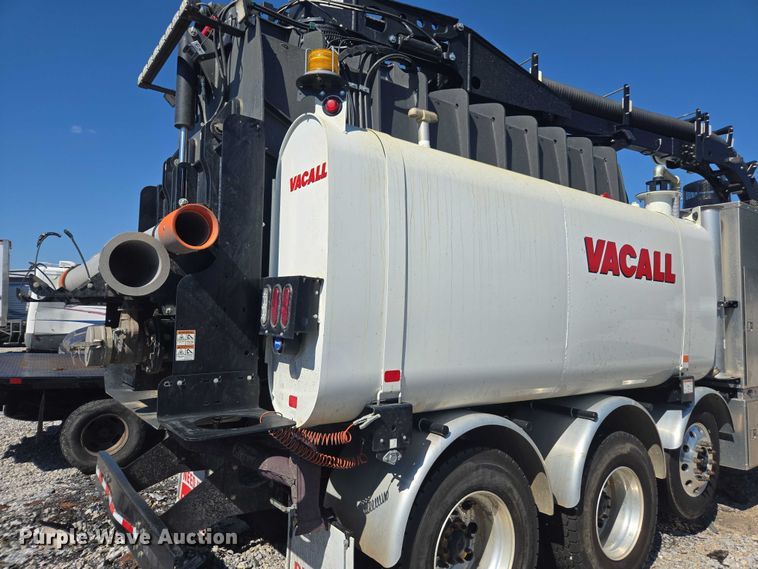 image for item YA1021 2025 Freightliner 114SD hydrovac truck