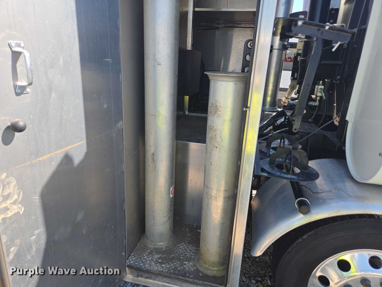 image for item YA1021 2025 Freightliner 114SD hydrovac truck