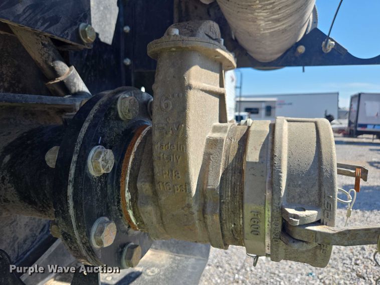 image for item YA1021 2025 Freightliner 114SD hydrovac truck