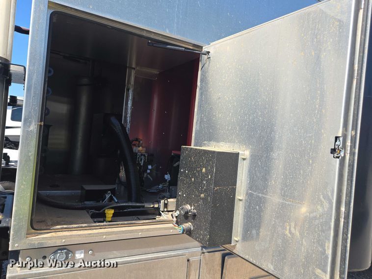 image for item YA1021 2025 Freightliner 114SD hydrovac truck