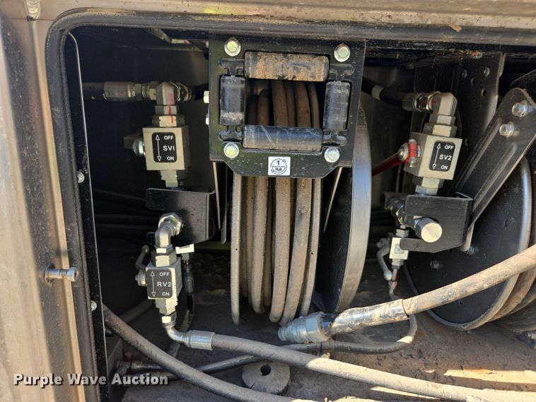 image for item YA1021 2025 Freightliner 114SD hydrovac truck