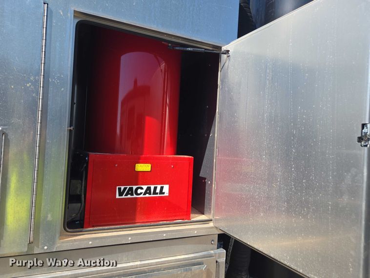 image for item YA1021 2025 Freightliner 114SD hydrovac truck