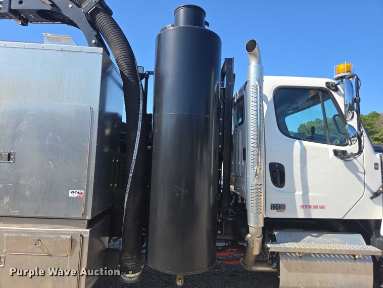 image for item YA1021 2025 Freightliner 114SD hydrovac truck