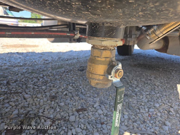 image for item YA1021 2025 Freightliner 114SD hydrovac truck