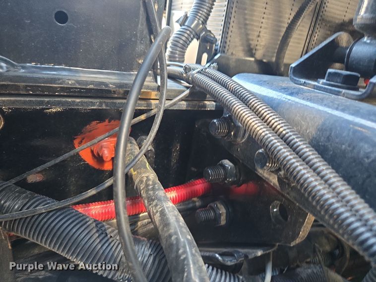 image for item YA1021 2025 Freightliner 114SD hydrovac truck