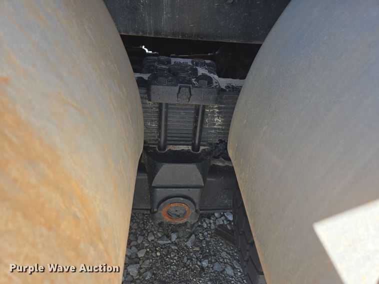 image for item YA1021 2025 Freightliner 114SD hydrovac truck