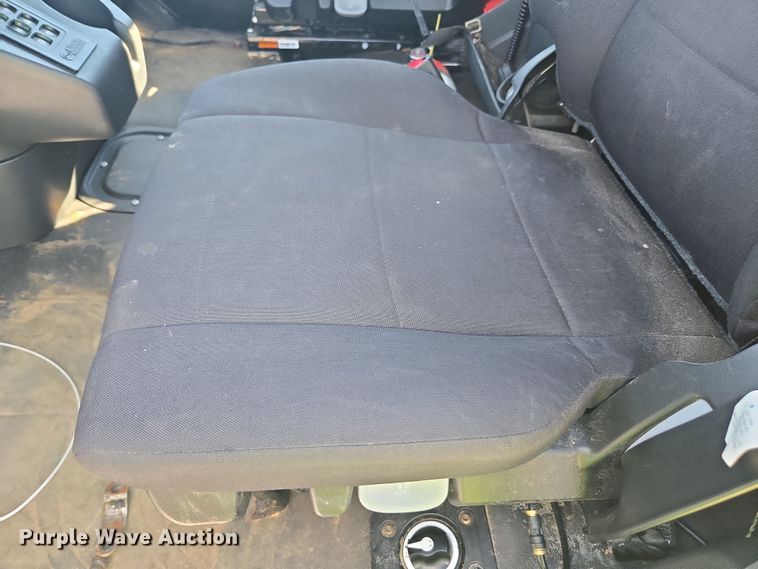 image for item YA1021 2025 Freightliner 114SD hydrovac truck