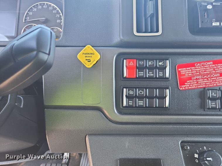 image for item YA1021 2025 Freightliner 114SD hydrovac truck