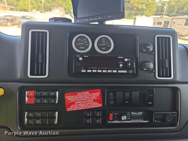 image for item YA1021 2025 Freightliner 114SD hydrovac truck