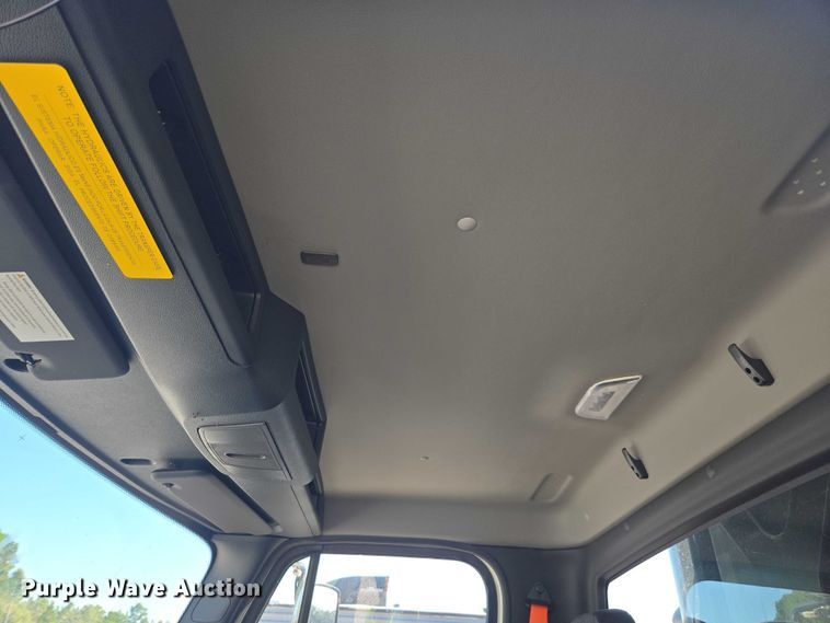 image for item YA1021 2025 Freightliner 114SD hydrovac truck