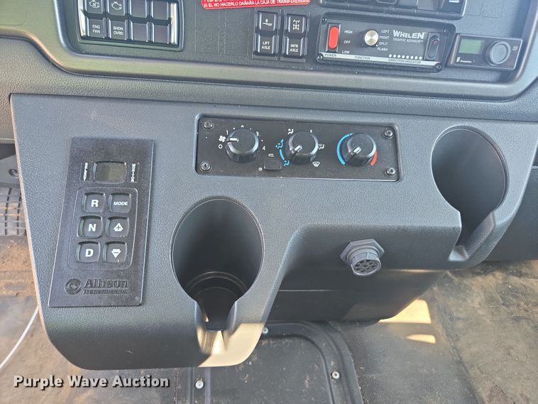 image for item YA1021 2025 Freightliner 114SD hydrovac truck