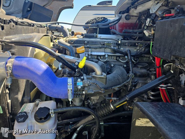 image for item YA1021 2025 Freightliner 114SD hydrovac truck