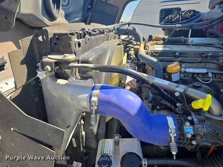 image for item YA1021 2025 Freightliner 114SD hydrovac truck