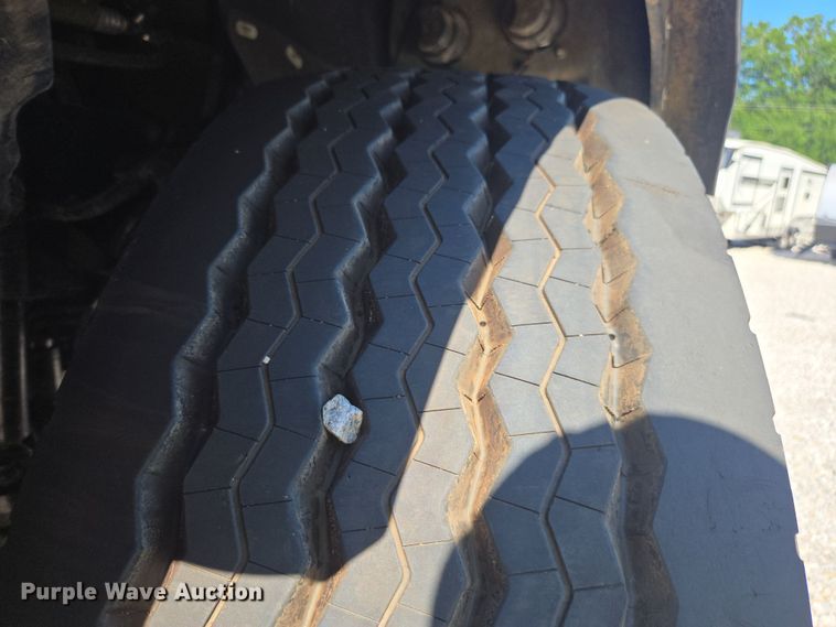 image for item YA1021 2025 Freightliner 114SD hydrovac truck