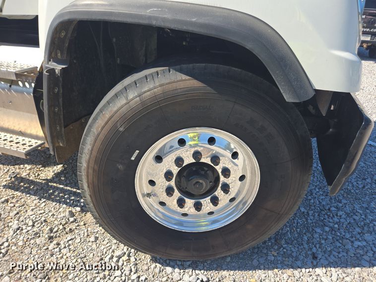 image for item YA1021 2025 Freightliner 114SD hydrovac truck