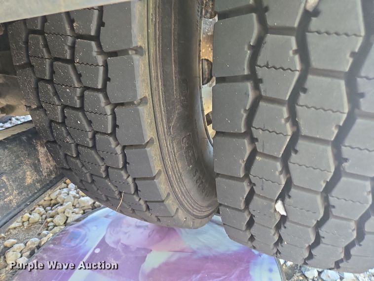 image for item YA1021 2025 Freightliner 114SD hydrovac truck