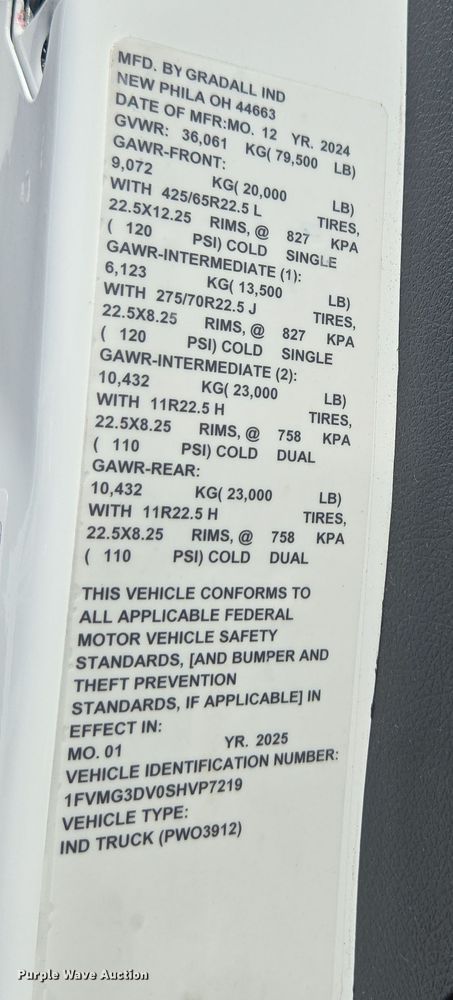 image for item YA1021 2025 Freightliner 114SD hydrovac truck