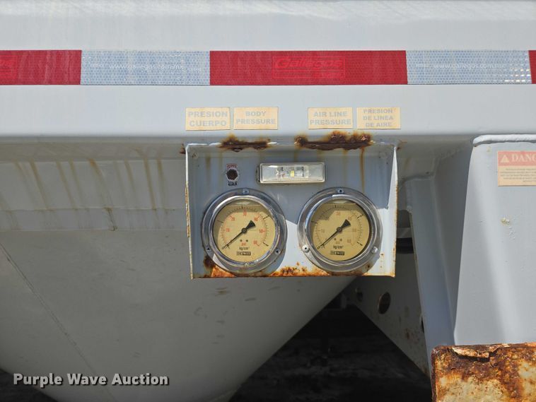 image for item YA1058 2022 Gallegos pneumatic dry bulk trailer