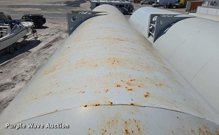 image for item YA1058 2022 Gallegos pneumatic dry bulk trailer