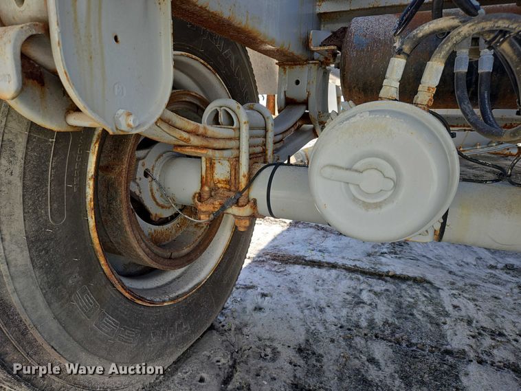 image for item YA1058 2022 Gallegos pneumatic dry bulk trailer