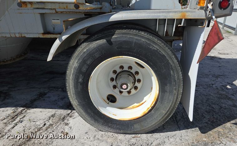 image for item YA1058 2022 Gallegos pneumatic dry bulk trailer