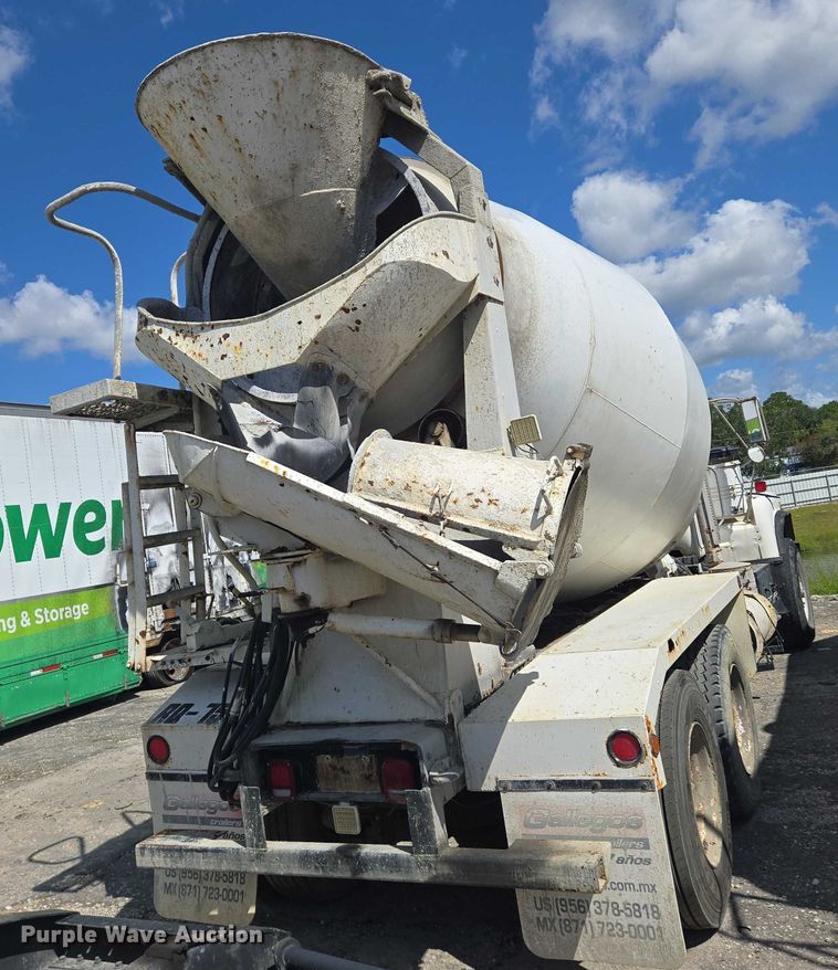 image for item YA1060 2004 Mack DM600 ready mix truck