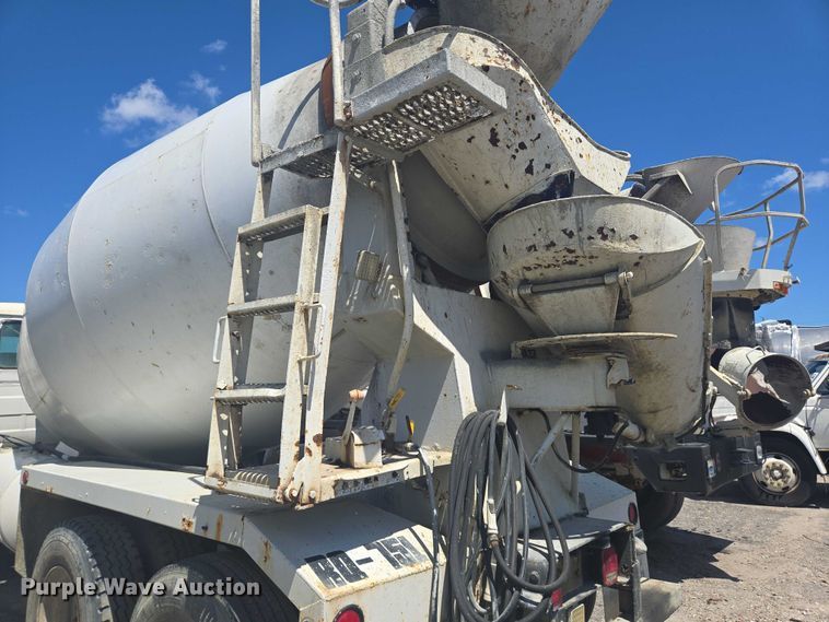 image for item YA1060 2004 Mack DM600 ready mix truck