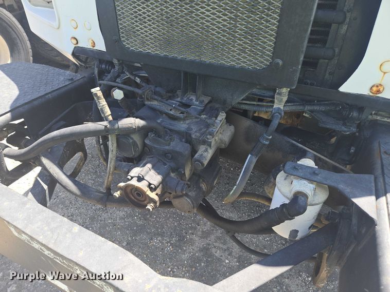 image for item YA1060 2004 Mack DM600 ready mix truck