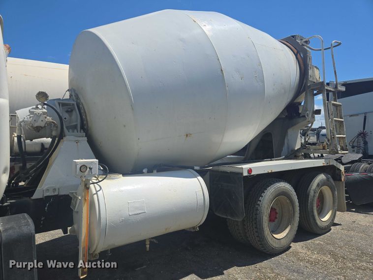 image for item YA1060 2004 Mack DM600 ready mix truck