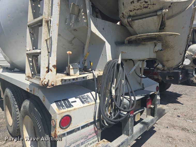 image for item YA1060 2004 Mack DM600 ready mix truck