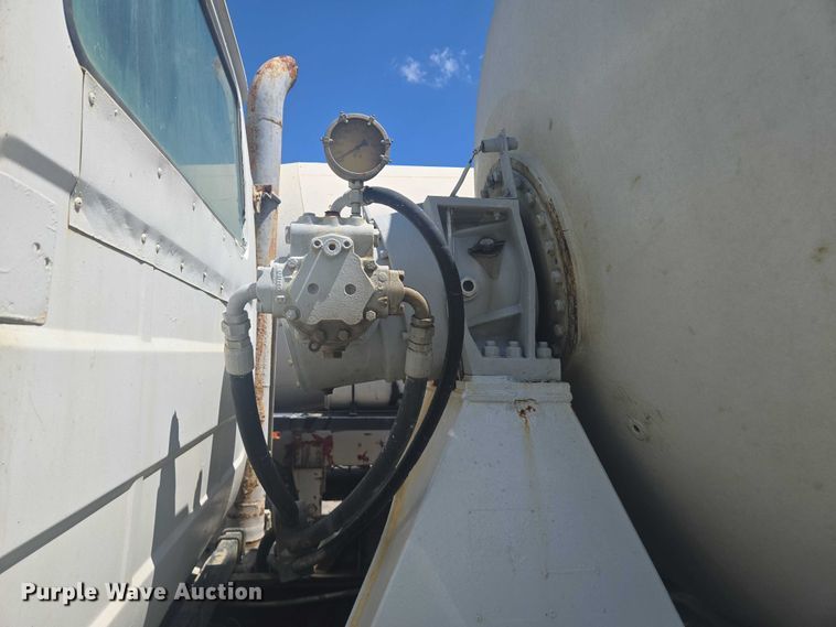 image for item YA1060 2004 Mack DM600 ready mix truck