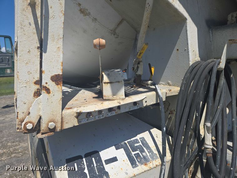 image for item YA1060 2004 Mack DM600 ready mix truck