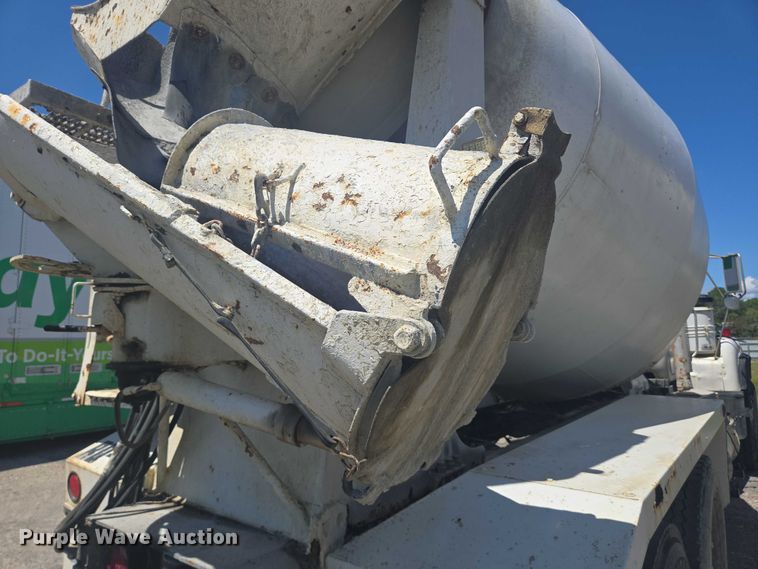 image for item YA1060 2004 Mack DM600 ready mix truck