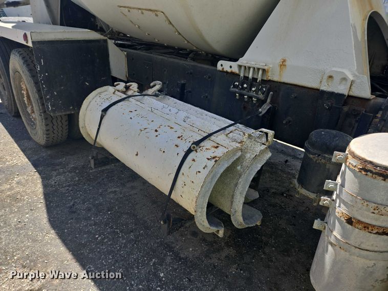 image for item YA1060 2004 Mack DM600 ready mix truck