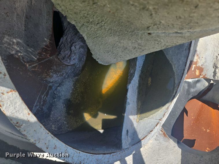 image for item YA1060 2004 Mack DM600 ready mix truck