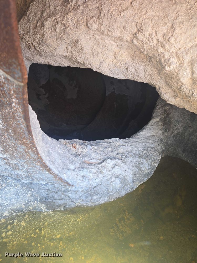 image for item YA1060 2004 Mack DM600 ready mix truck