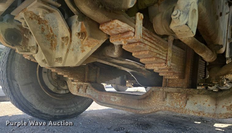 image for item YA1060 2004 Mack DM600 ready mix truck