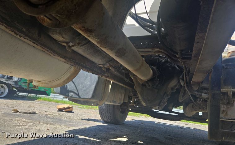 image for item YA1060 2004 Mack DM600 ready mix truck