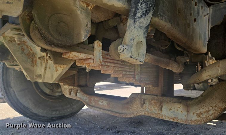 image for item YA1060 2004 Mack DM600 ready mix truck