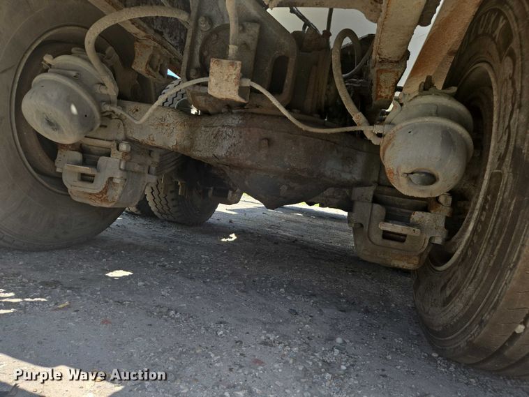 image for item YA1060 2004 Mack DM600 ready mix truck