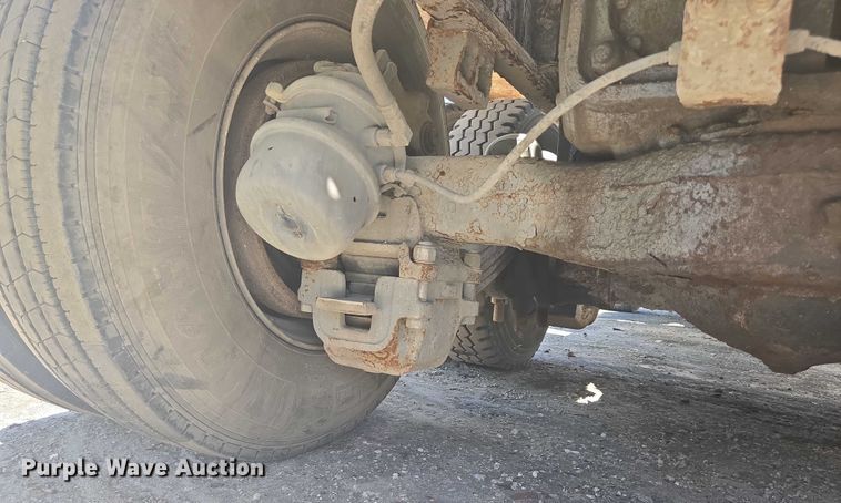 image for item YA1060 2004 Mack DM600 ready mix truck