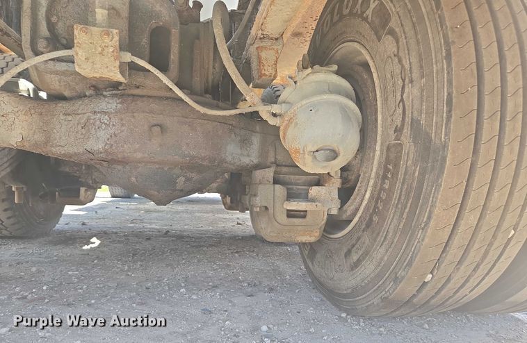 image for item YA1060 2004 Mack DM600 ready mix truck