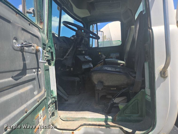 image for item YA1060 2004 Mack DM600 ready mix truck