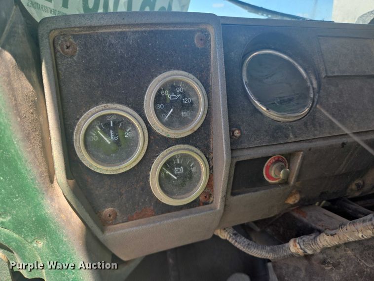 image for item YA1060 2004 Mack DM600 ready mix truck